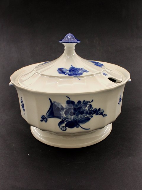 Royal Copenhagen Blue Flower large tureen 10/8532