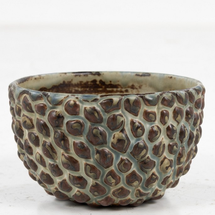 Axel Salto / Royal Copenhagen
Stoneware bowl with 