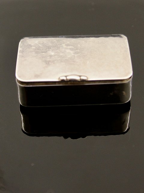 830 silver pill box