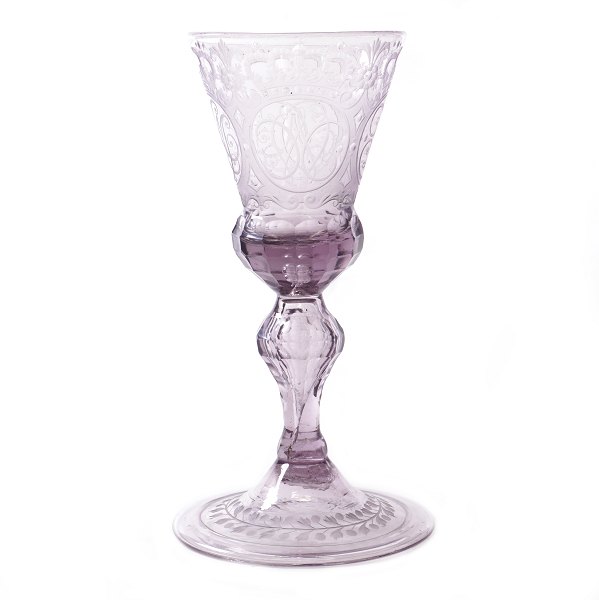 Stor rigt slebet glaspokal prydet med kronede monogrammer for prinsesserne 
Charlotte Amalie, Sophie Magdalene, Wilhelmine Caroline og Louise.  Pokalen er 
omtalt  i "Der Glasfreund" September 2008 og tilskrevet Nøstetangen ca.  175