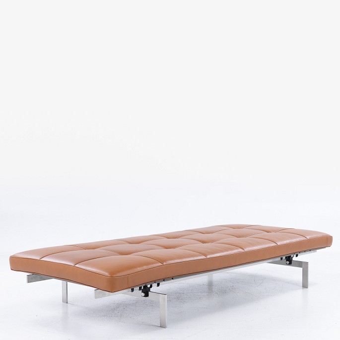 Poul Kjærholm / Fritz Hansen
PK 80 - Daybed i stål m. hynde i cognacfarvet 