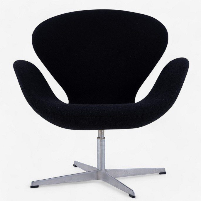 Arne Jacobsen / Fritz Hansen.
AJ 3320 - 