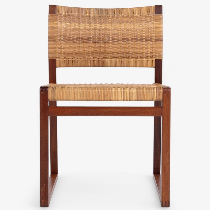 Børge Mogensen / Fredericia Furniture.
BM 61 - Stol i mahogni med sæde og ryg i patineret sjeneflet.
1 stk. på lager
