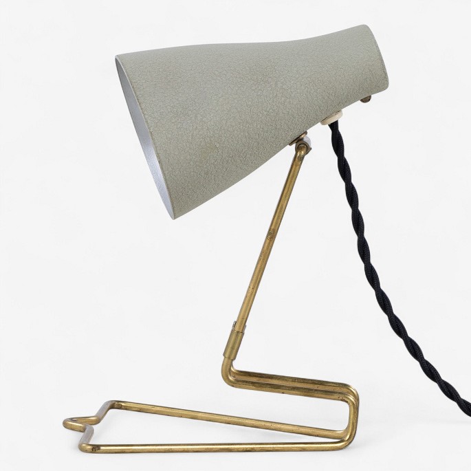 Böhlmarks Lampfabrik.
Bordlampe i metal med matlakeret skærm.
1 stk. på lager
